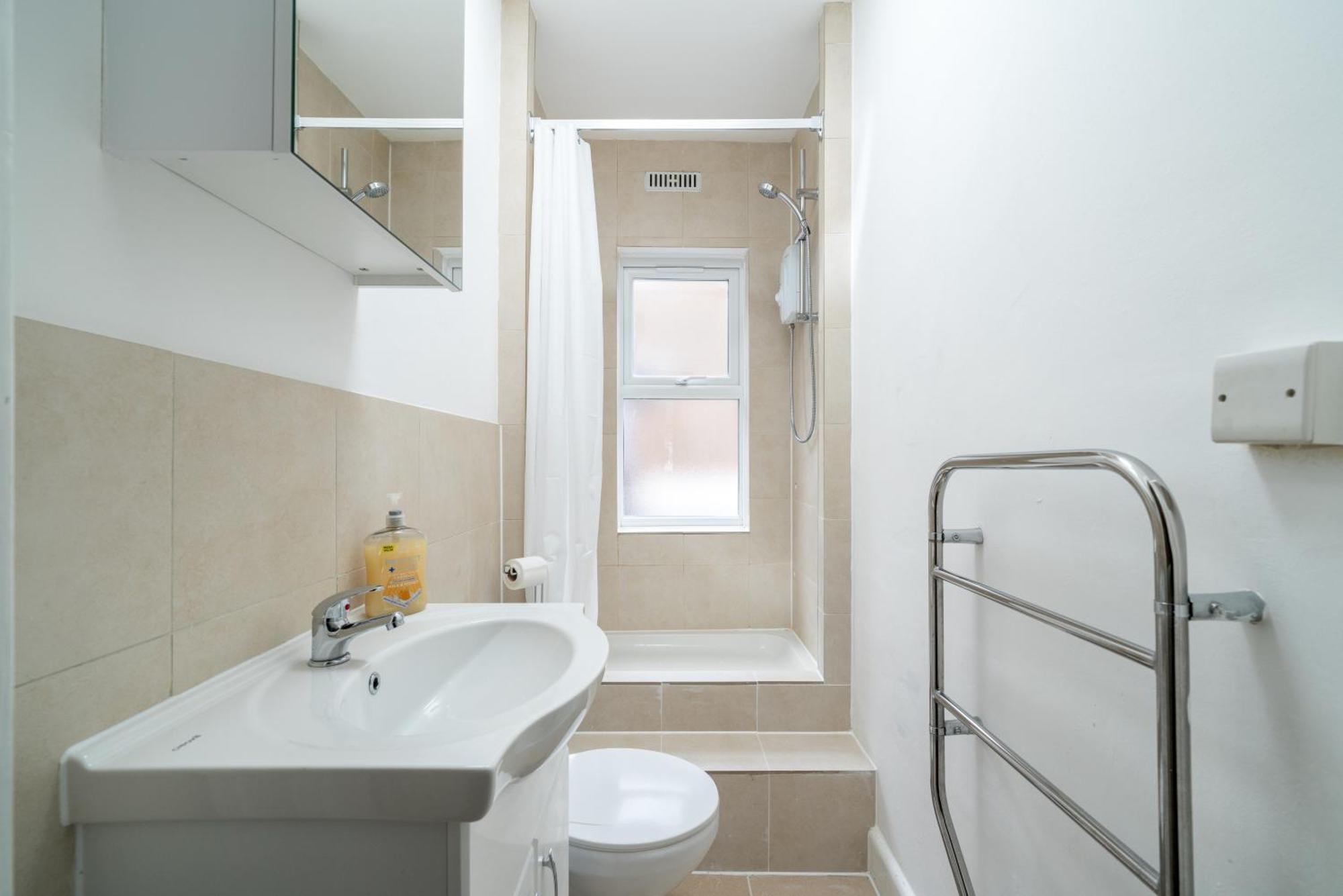 Stylish Apartment In The Heart Of Kingston Town Centre Кингстон на Темзе Экстерьер фото
