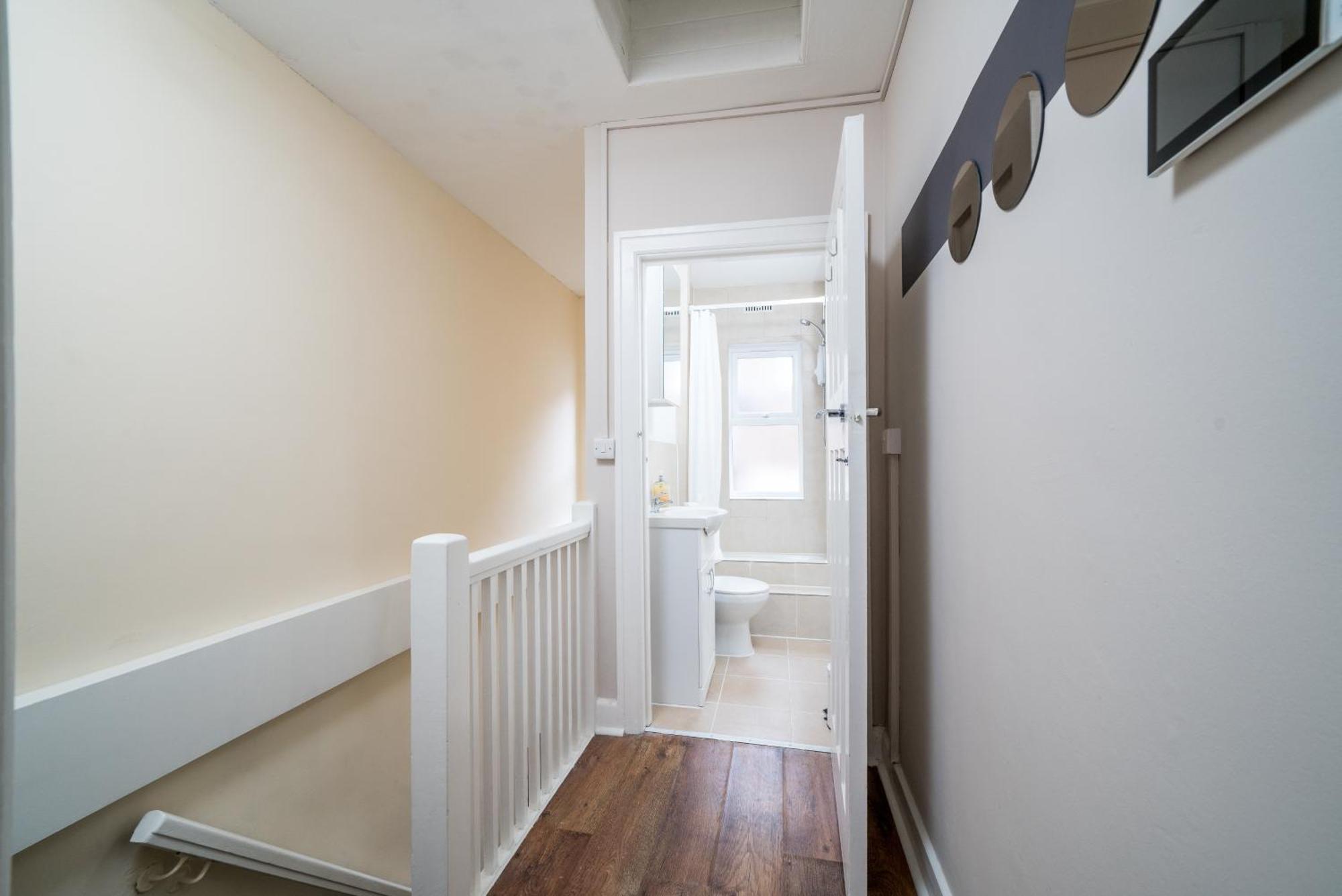 Stylish Apartment In The Heart Of Kingston Town Centre Кингстон на Темзе Экстерьер фото